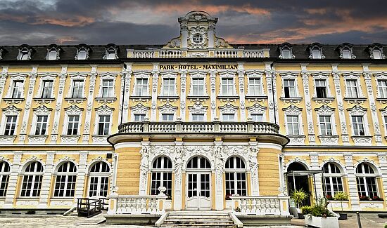 Von verwinkelten Gassen zur Prachtstraße - die Maximilianstrasse in Regensburg