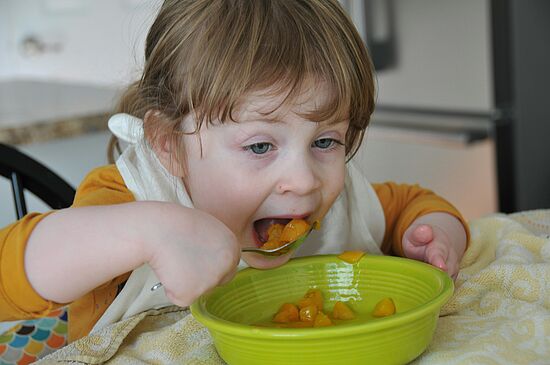 Tipps zu Ernährung und Bewegung für Familien mit Kindern unter vier Jahren