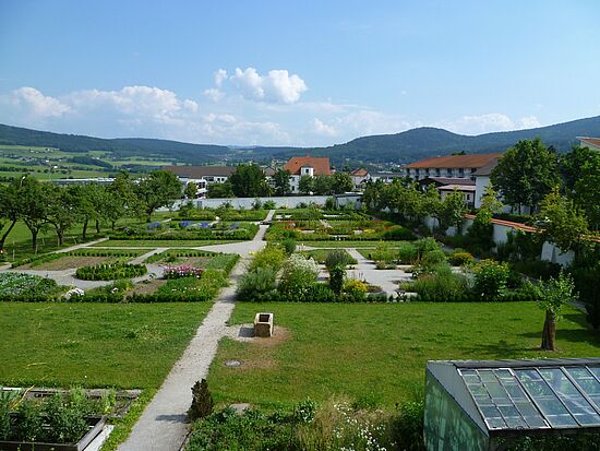 Fahrt nach Neukirchen b.Hl.Blut mit Führung im Klostergarten der Franziskaner